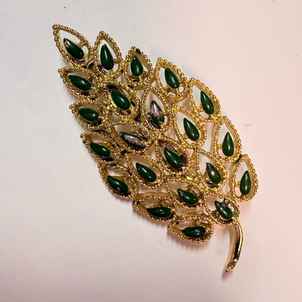 Elegant vintage gold tone and Green enameled filigree Leaf Brooch